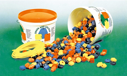 PERLE GIGANTI - SECCHIO 240 PZ. ASSORTITI + 4,4 MT. FILO