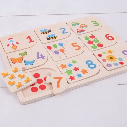 DOMINO SOLLEVA E GUARDA NUMERI E FIGURE