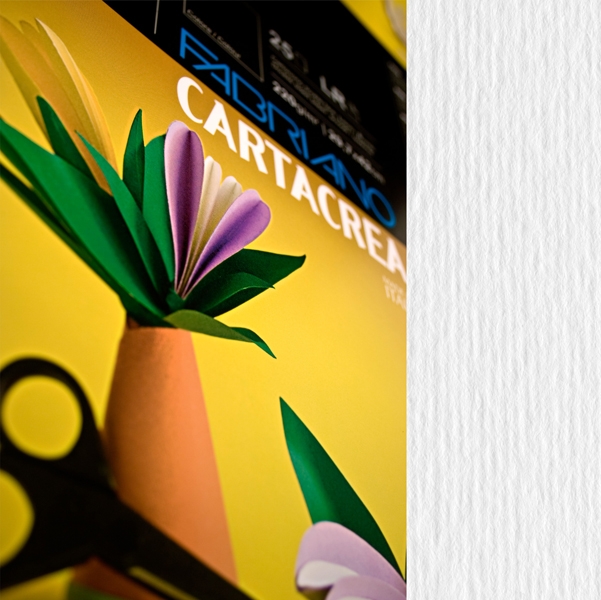 Blister 10fg cartoncino 35x50cm 220gr bianco - Liscio/Ruvido - Cartacrea Fabriano